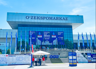 Light Up Central Asia Juhongkai accélère le processus d'internationalisation